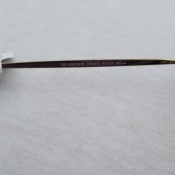 Gucci Sunglasses - Picture 7 of 8